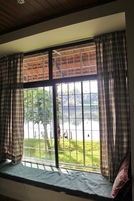 Pearl Spot Nedumbassery Quarto foto