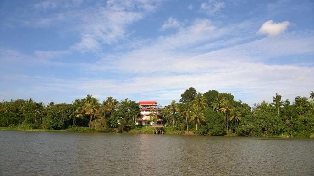 Pearl Spot Nedumbassery Exterior foto